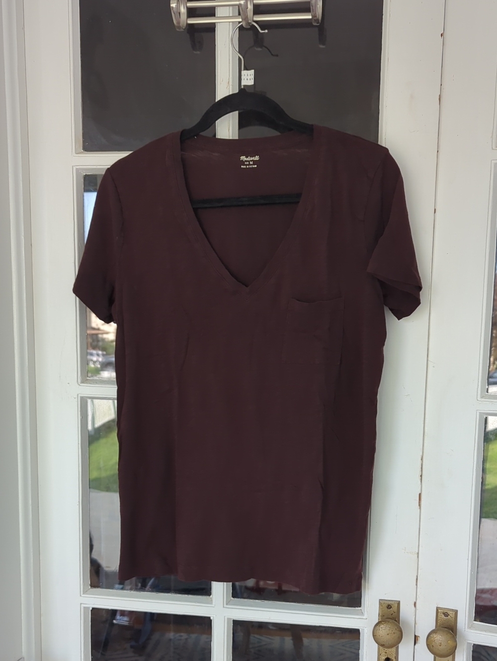 Madewell - V-Neck Pocket Tee in Deep Plum